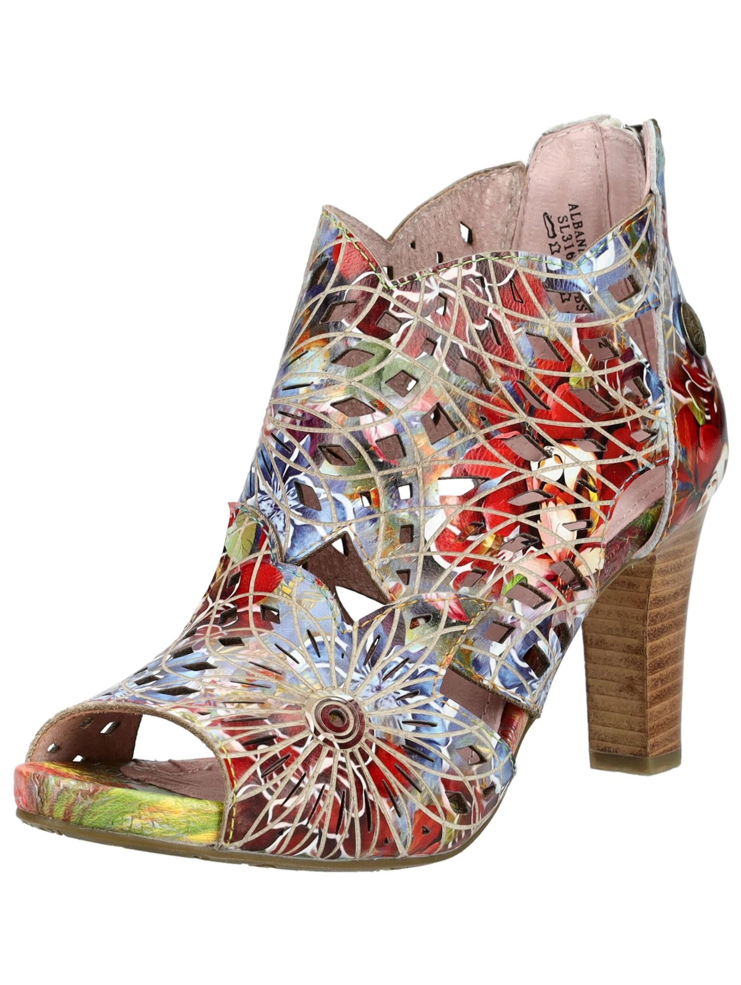 Laura Vita Ankle Boots in Red: front