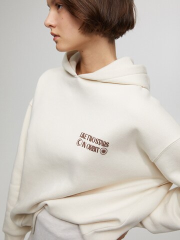 Pull&Bear Sweatshirt in Beige