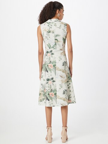 Trendyol Kleid in Weiß
