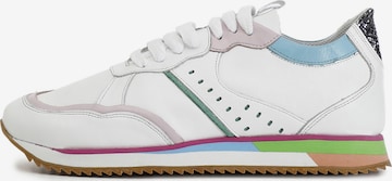 Sneaker bassa di CAFè NOIR in bianco: frontale