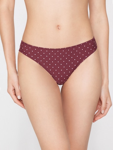 Tezenis Thong in Red: front