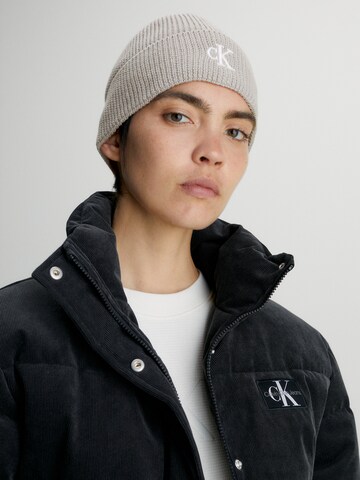 Bonnet Calvin Klein Jeans en gris : devant