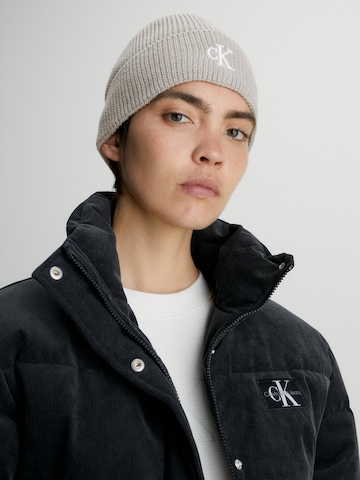Calvin Klein JeansKapa - siva boja: prednji dio