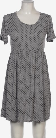 Envie de Fraise Dress in M in Grey: front