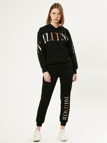 Influencer Sweatshirt in Schwarz