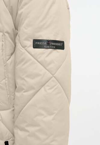 Frieda & Freddies NY Between-Seasons Coat in Brown