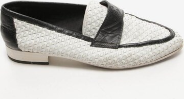 CHANEL Flats & Loafers in 38,5 in White: front