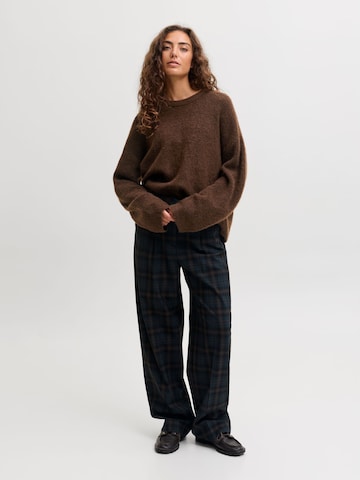 JJXX Pullover i brun
