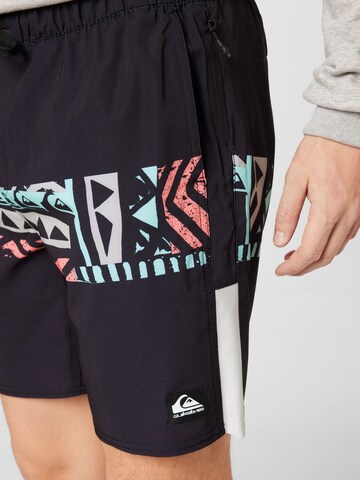 QUIKSILVER Boardshorts in Schwarz