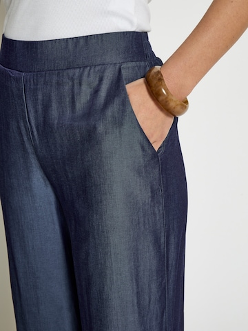 Wide leg Pantaloni 'Bea' di Peppercorn in blu