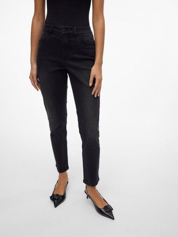 Slimfit Jeans 'YOURS' di VERO MODA in nero: frontale