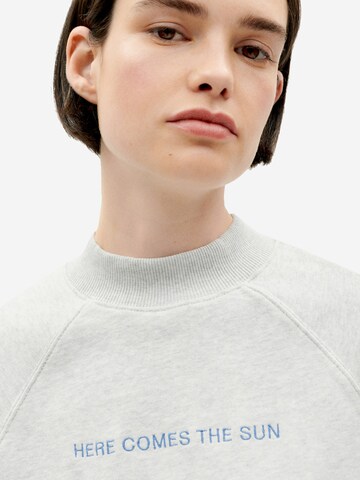 Thinking MU Sweatshirt 'Here Comes The Sun' in Grey