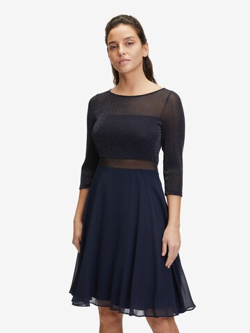 Robe de cocktail Vera Mont en bleu : devant