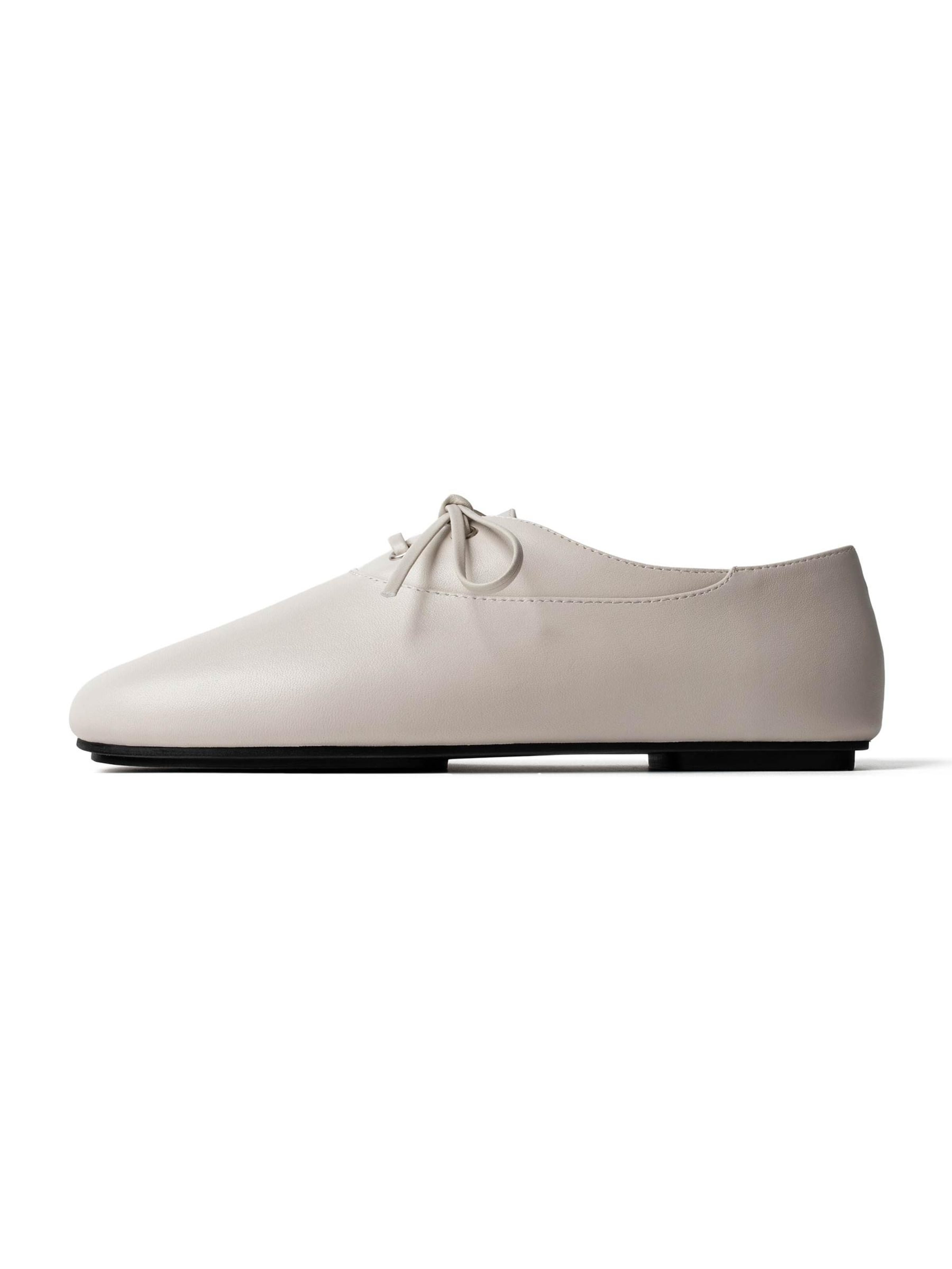 L37 HANDMADE SHOES Lace-up shoe 'A SLOW DANCE AWAY' in White: front