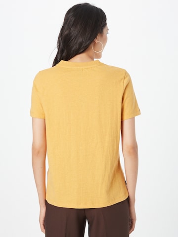 Superdry - Camiseta en amarillo