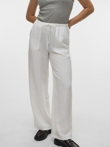 Wide leg Pantaloni 'Melaney' di VERO MODA in bianco