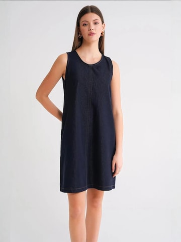 MixRay Dress in Blue: front