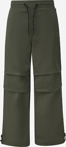 QS Loosefit Broek in Groen: voorkant