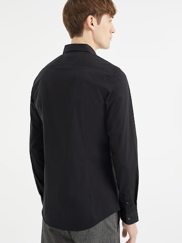 WE Fashion Slim Fit Hemd in Schwarz