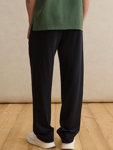 DAN FOX APPAREL Свободный крой Штаны 'Bent' в Черный