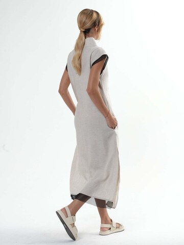 Abito di Metamorphoza in beige