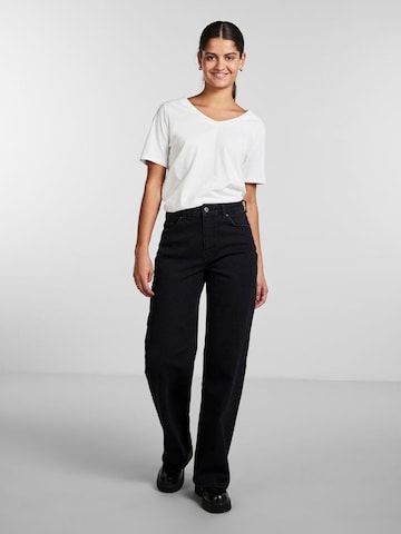 PIECES Regular Jeans 'Holly' in Schwarz