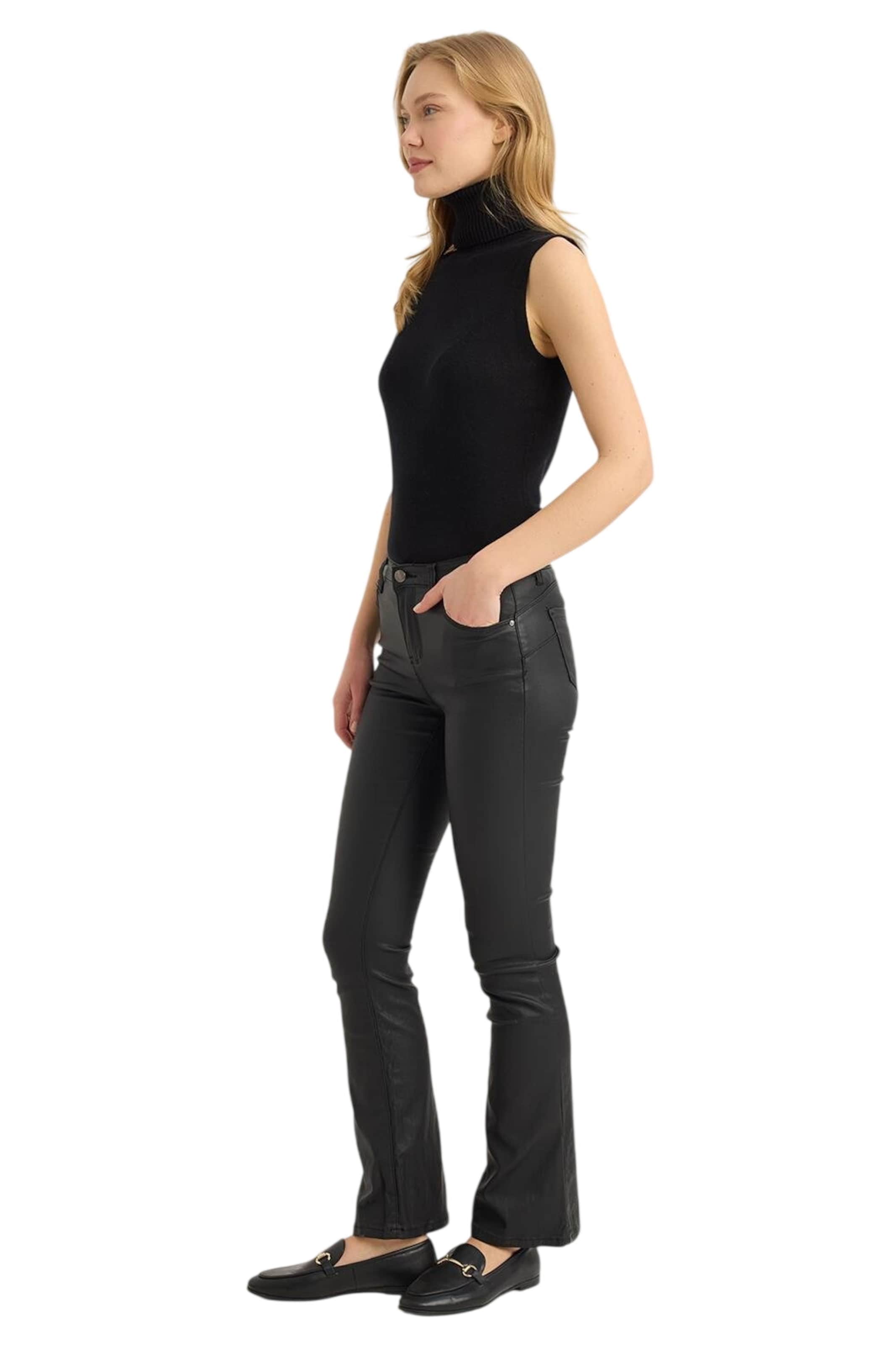 HOME STORE Slim fit Jeans in Black