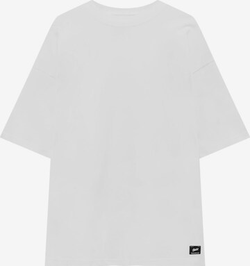 Tricou de la Pull&Bear pe alb: față