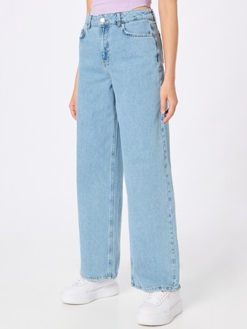 NA-KD Wide leg Jeans 'Lisa & Lena' in Blauw: voorkant