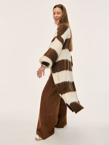 Kamila Šikl Cardigan in Braun