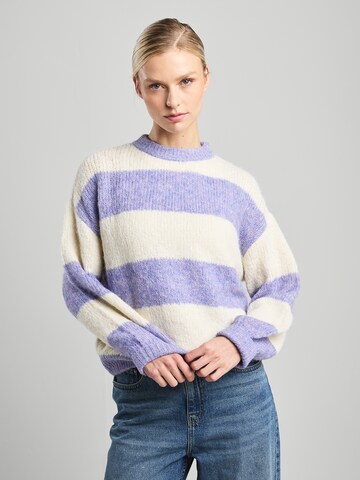 America Today Sweater in Purple: front