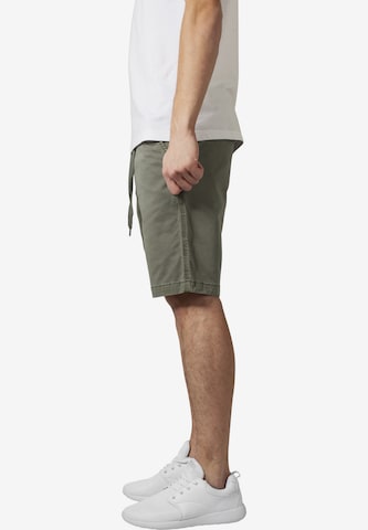 Urban Classics Regular Pants in Green