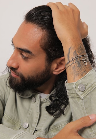 KUZZOI Rannekoru värissä hopea