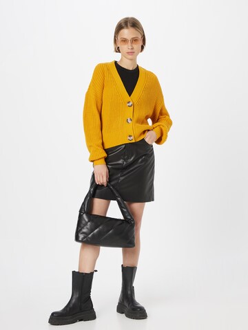Cardigan 'JDYJUSTY' JDY en jaune