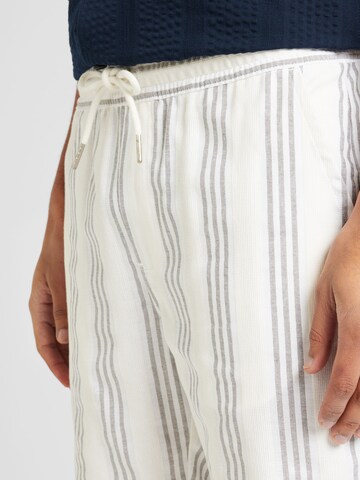 Lindbergh Regular Shorts in Weiß