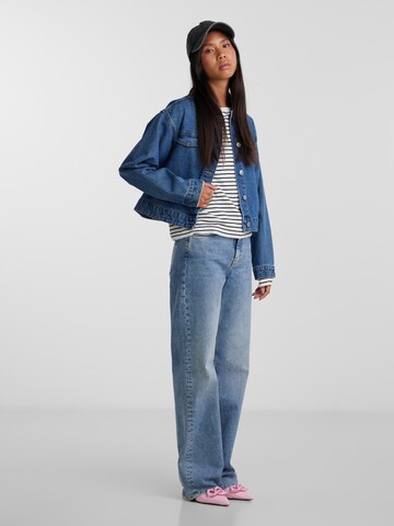Pullover di PIECES in bianco