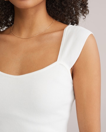 WE Fashion Toppi värissä valkoinen