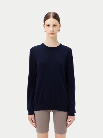 GOBI Cashmere Trui 'Women's Essential Cashmere Crewneck Sweater' in Blauw
