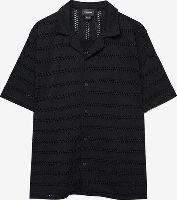 Pull&Bear Regular fit Button Up Shirt in Black: front