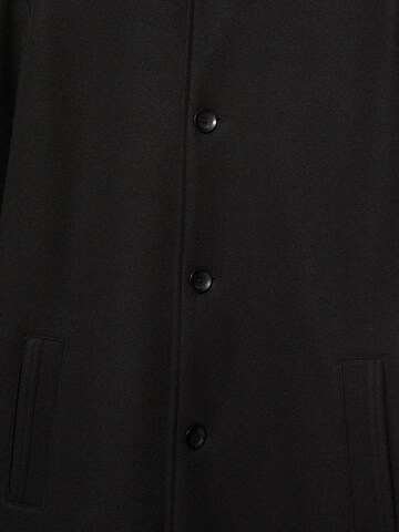 Cappotto di mezza stagione di Pull&Bear in nero