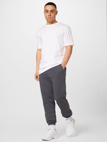 Tapered Pantaloni 'Jake' de la ABOUT YOU pe gri