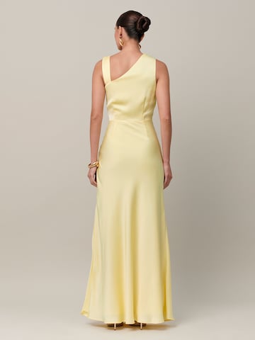 Sável - Vestido de festa 'Poppie' em amarelo