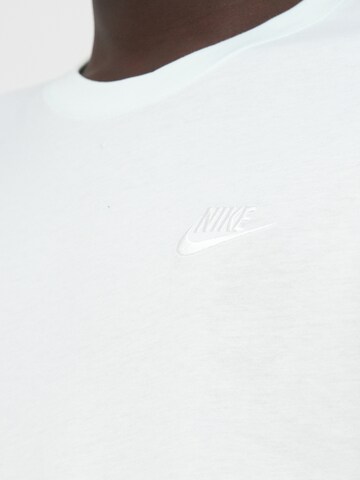 balta Nike Sportswear Standartinis modelis Marškinėliai 'CLUB'