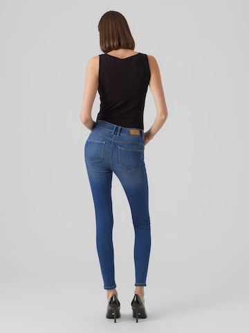 VERO MODA Skinny Jeans 'Sela' in Blau