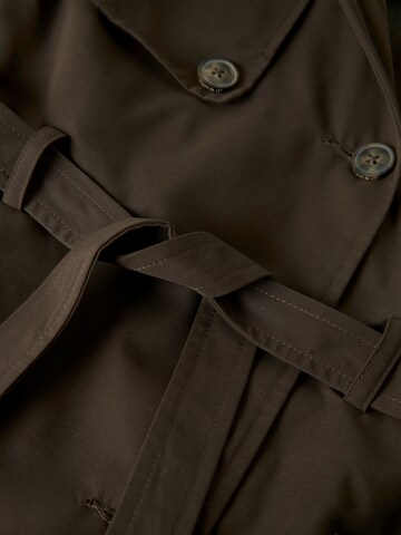 NAME ITKaput 'NKFMadelin' - smeđa boja