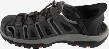 SKECHERS Trekkingsandale in Schwarz: Vorderseite