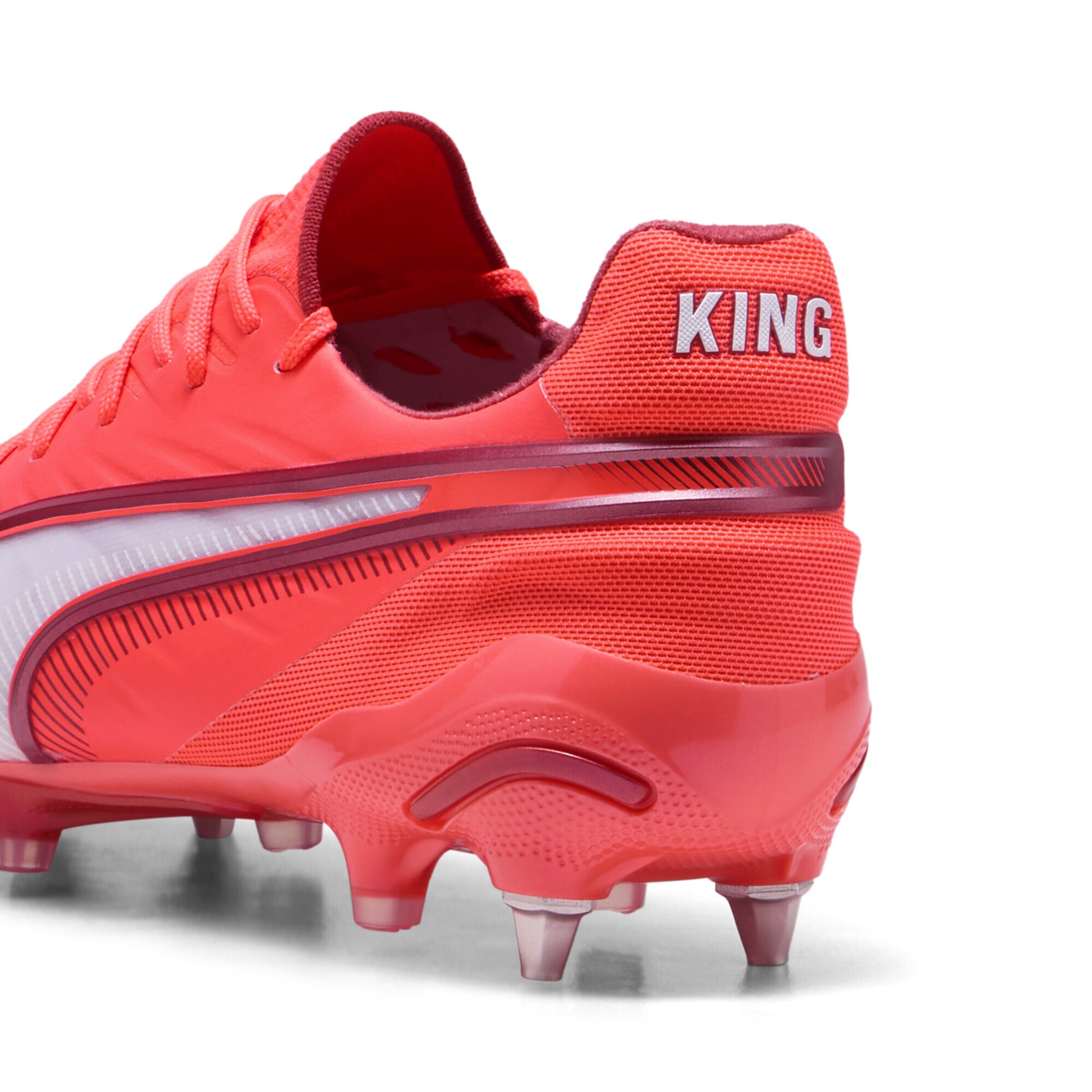 PUMA Soccer shoe 'King Ultimate' in Red