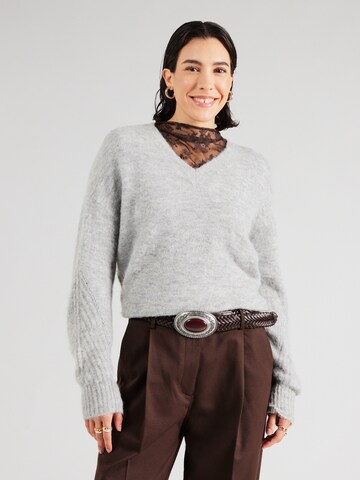 PIECES - Jersey en gris: frente