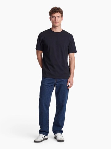 No Excess T-Shirt in Blau: Vorderseite