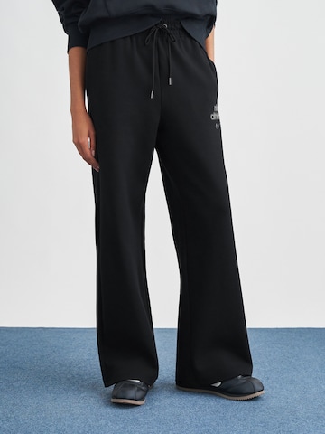 Nike Sportswear Wide Leg Hose 'PHNX FLC' in Schwarz